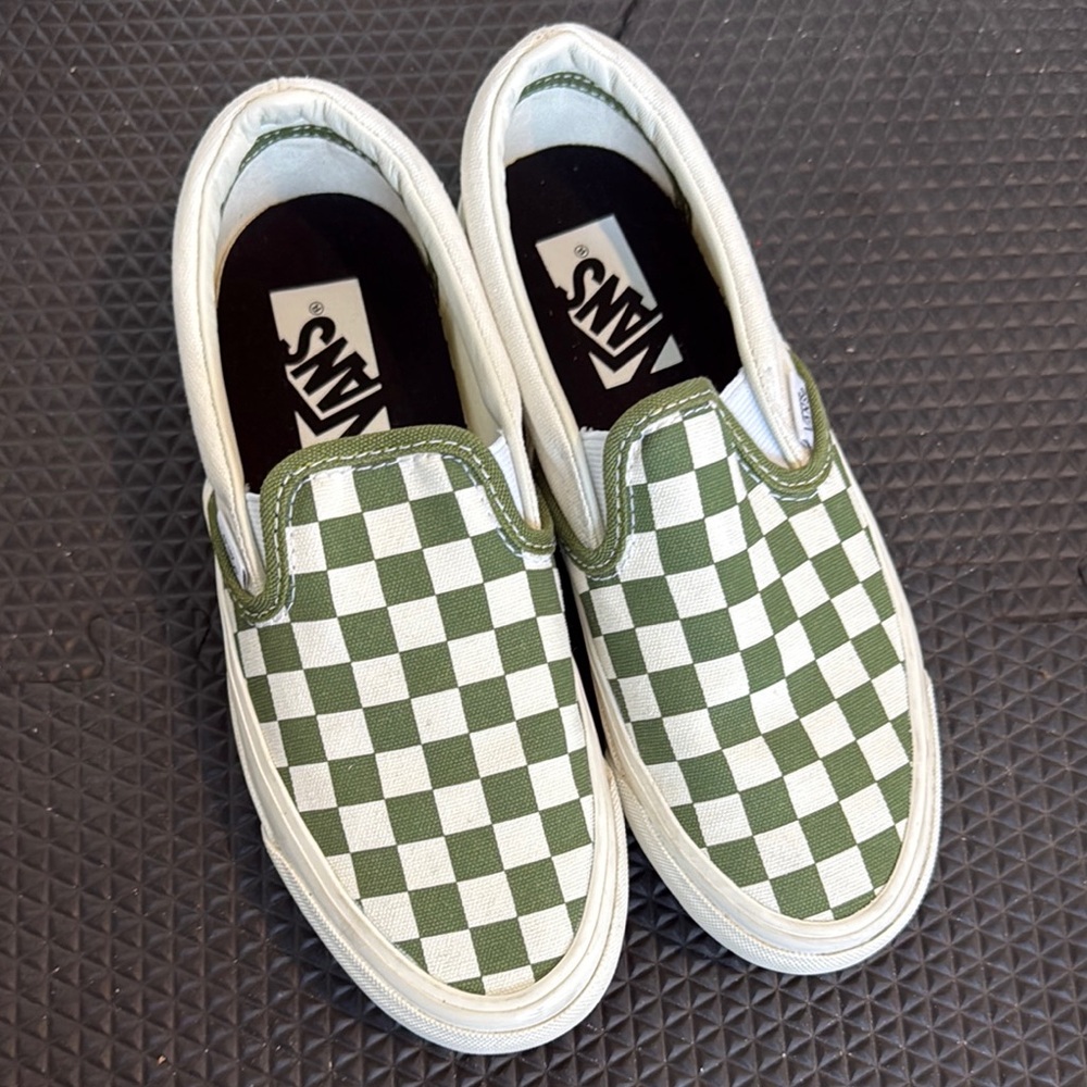 Vans size 6.5 women or men size 5 great condition